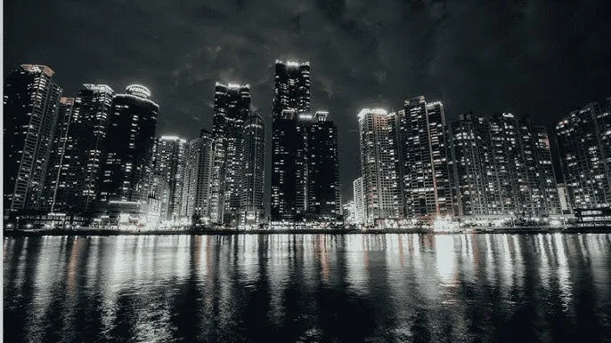 寻找同桌的你电影 - 城市之光：霓虹背后的人间烟火
